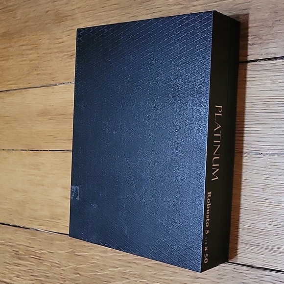 Rocky Patel Platinum Robusto Cigar Box - Picture 5 of 6